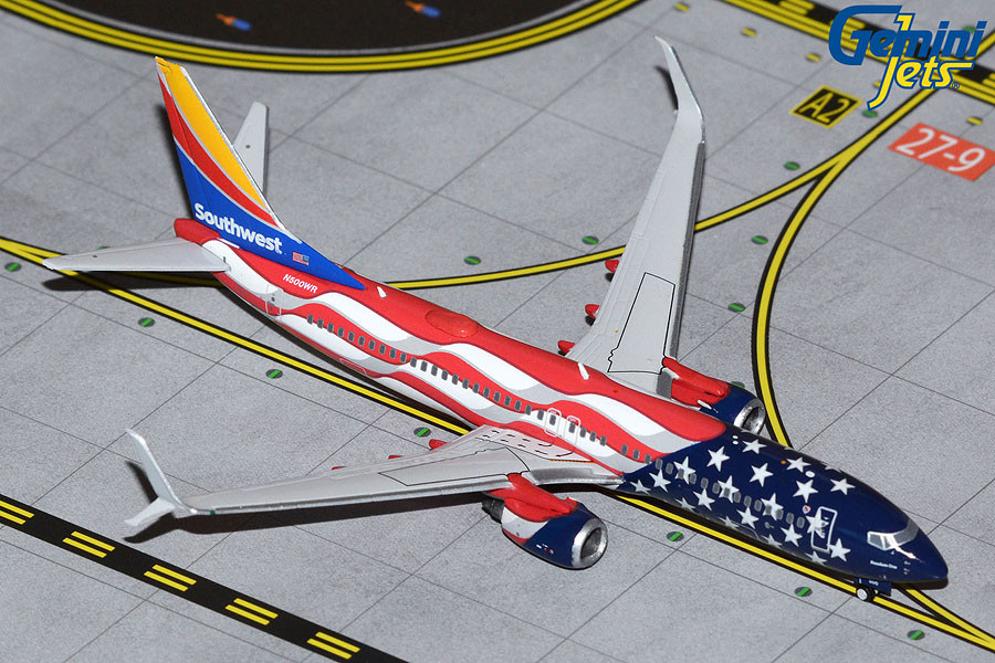 GeminiJets Southwest 737-800 1/400 Freedom One Reg# N500WR - Pilot