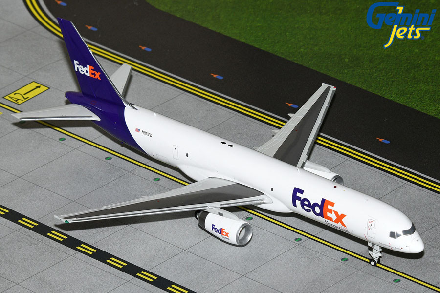 Gemini200 FedEx 757-200 1/200 Reg# N921FD - Pilot Stuff Online