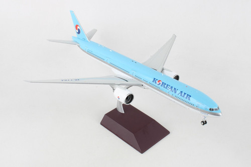 SKY MARKS AIR FRANCE　B777-300ER　1/200 Daron Skymarks Air France 777-300ER Airplane Model Building