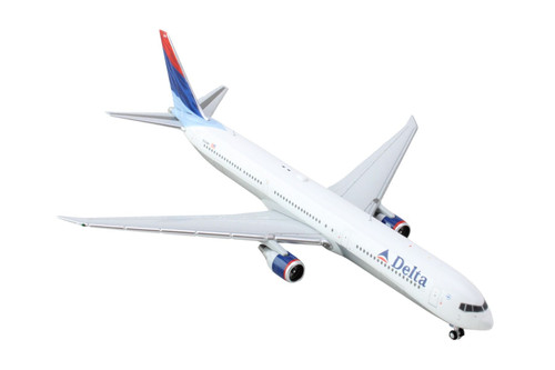 GeminiJets Delta 767-400ER 1/400 Reg# N842MH Vince Dooley - Pilot