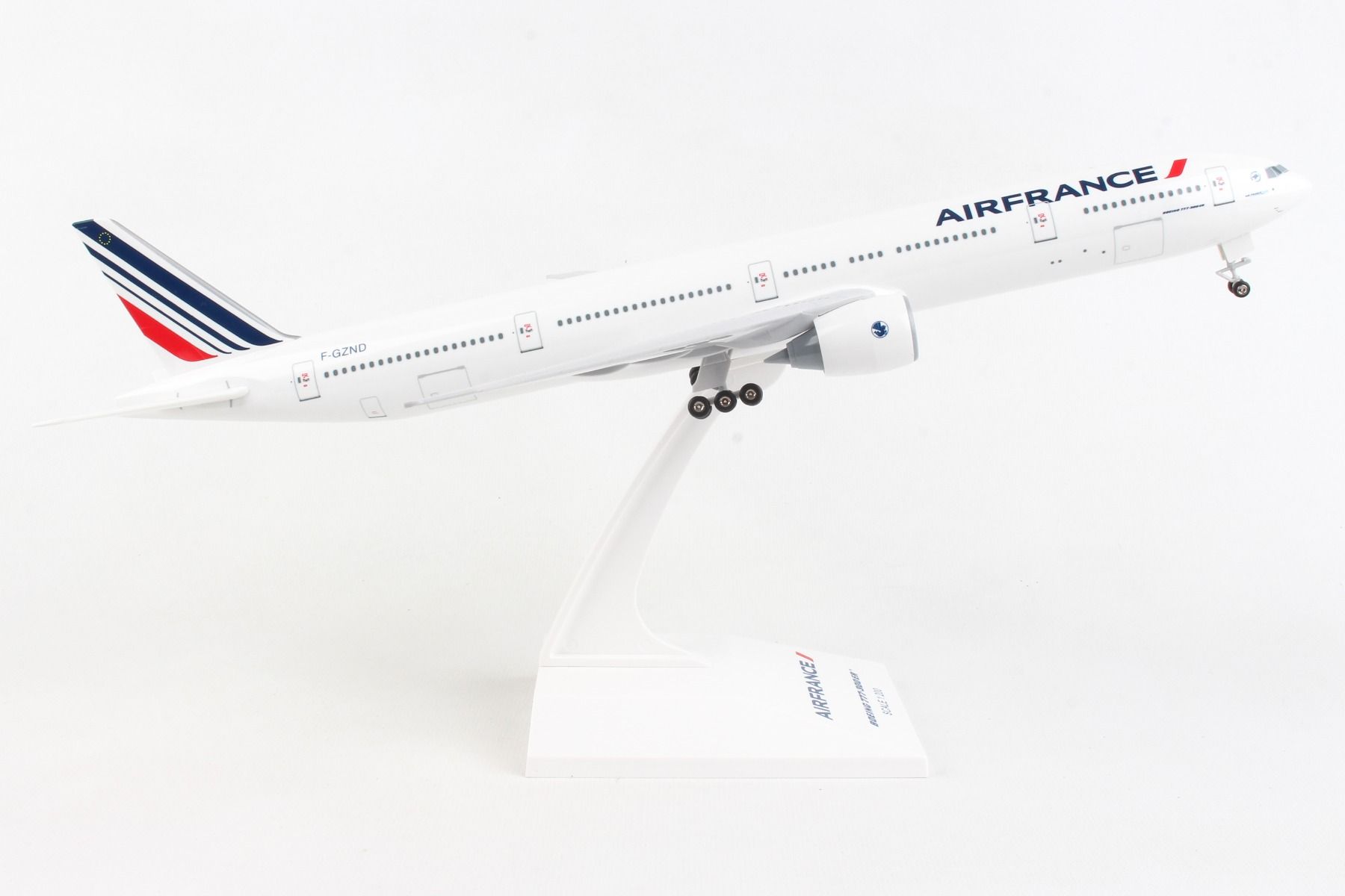 航空機・ヘリコプター skymarks 1/200 B777-300ER AIRFRANCE SKYMARKS Air France 777-300ER 1/200 W/Gear - Pilot Stuff Online
