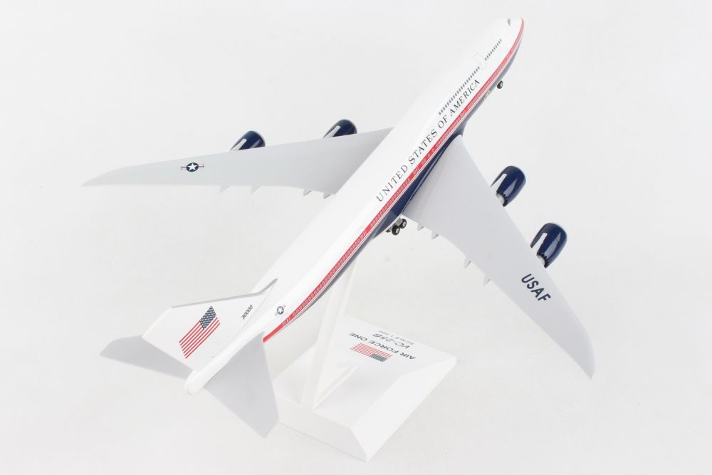 SKYMARKS Air Force One 747-8I 1/200 W/Gear (VC-25B) #30000