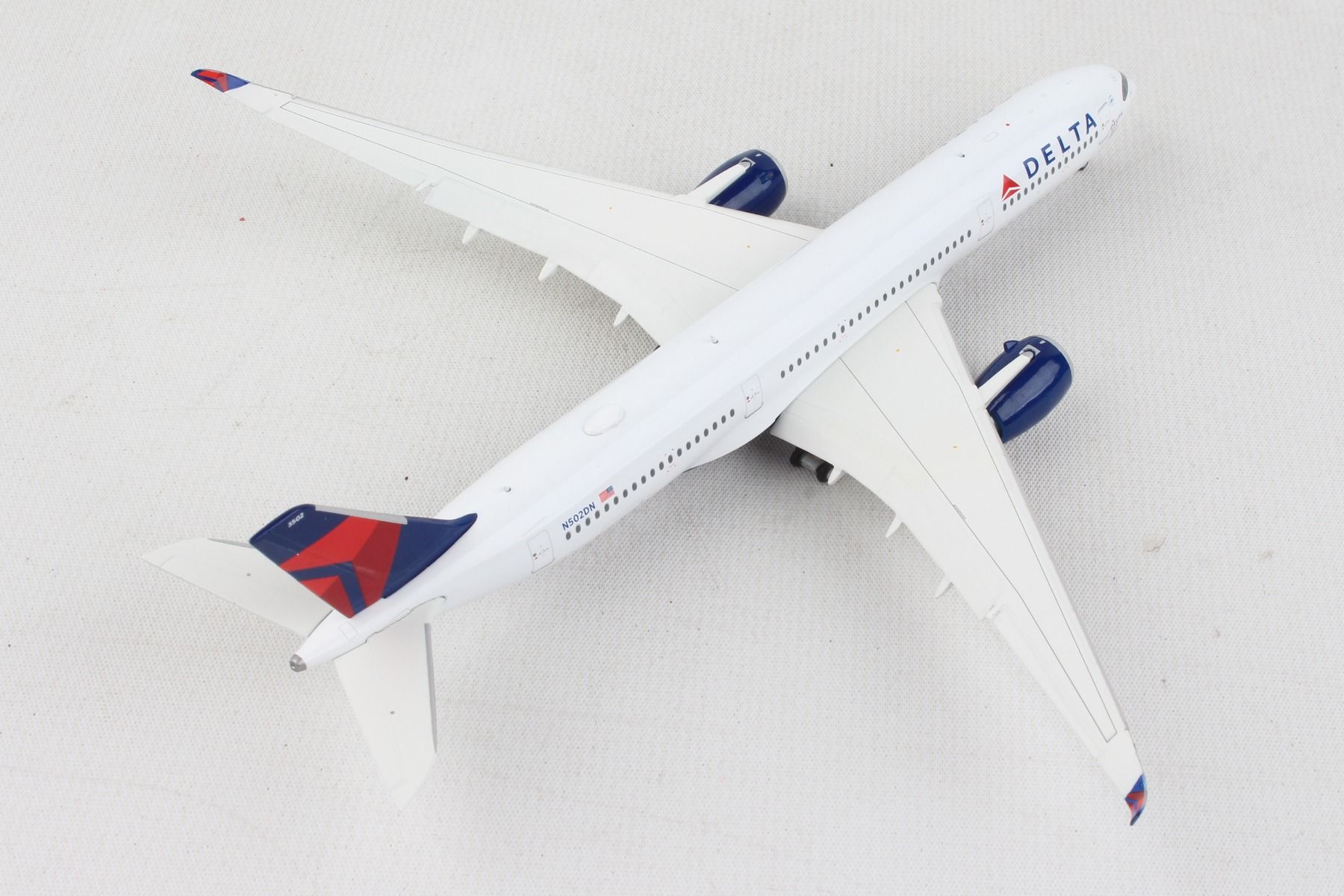 GeminiJets Delta A350-900 1/400 Delta Spirit Reg# N502DN Flaps