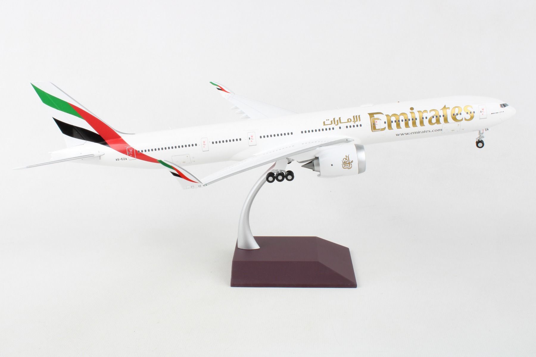 Gemini200 Emirates 777-9X 1/200 Reg# A6-EZA - Pilot Stuff Online