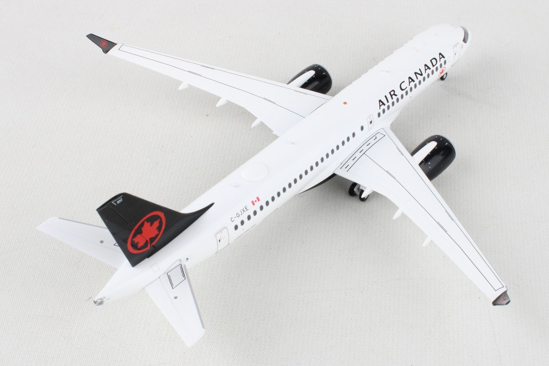 Gemini200 Air Canada A220-300 1/200 Reg# C-GJXE - Pilot