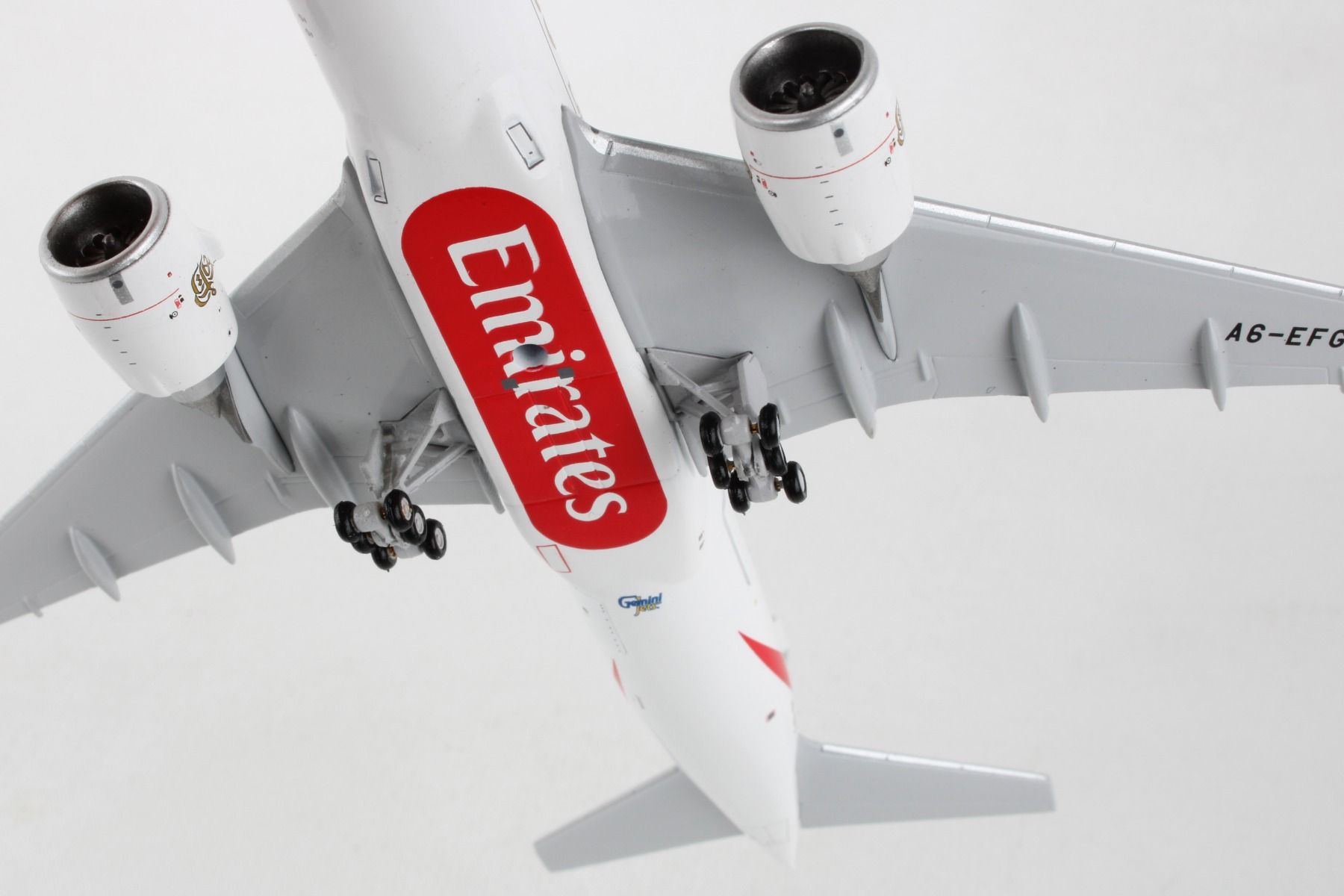 GeminiJets Emirates Skycargo 777-200LRF 1/400 Interactive - Pilot