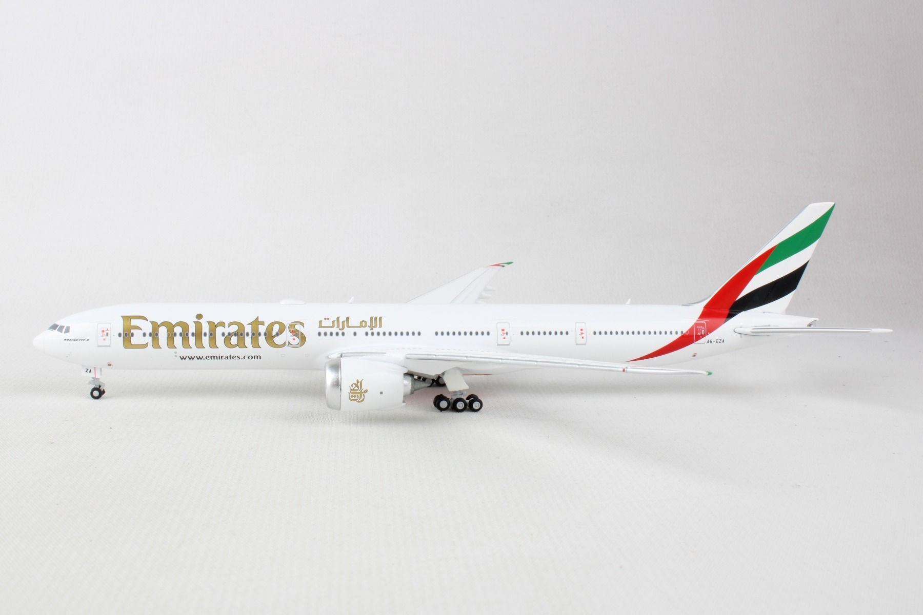 GeminiJets Emirates 777-9X 1/400 Reg# A6-EZA - Pilot Stuff Online