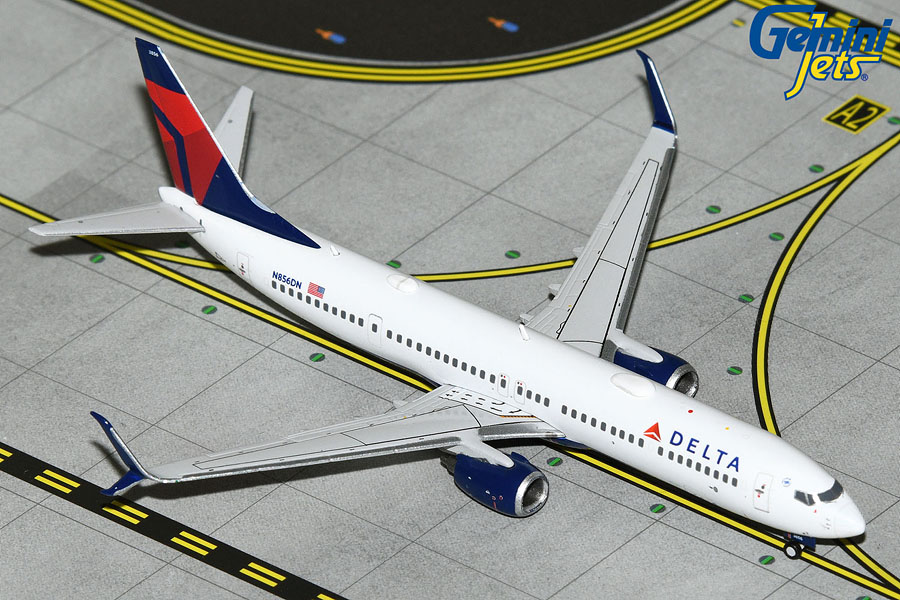 GeminiJets Delta 737-900ERS 1/400 Reg# N856DN - Pilot Stuff