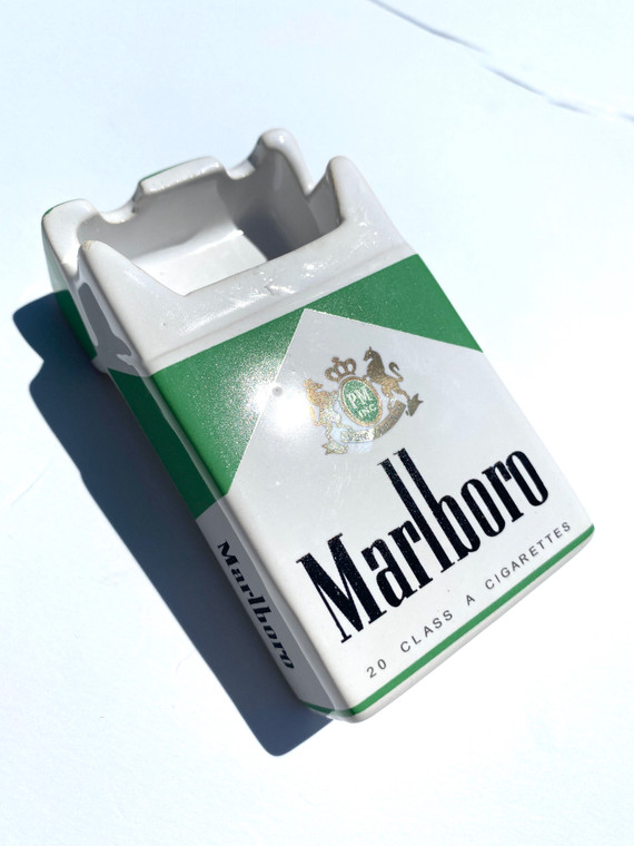 VINTAGE MALBORO MENTHOL CIGARETTE BOX ASHTRAY (GREEN)