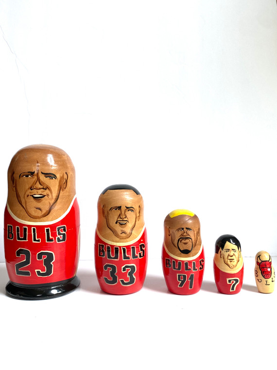 VINTAGE 1990'S CHICAGO BULLS TEAM NESTING DOLLS