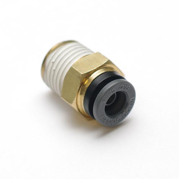 RIDETECH Fitting 1/4 NPT to 1/4 Airline 