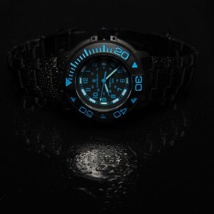  Smith & Wesson Diver Blue with Tritium, Metal and Rubber Strap 