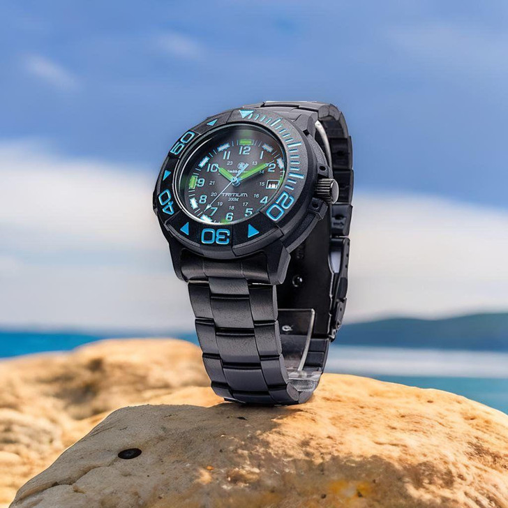  Smith & Wesson Diver Blue with Tritium, Metal and Rubber Strap 