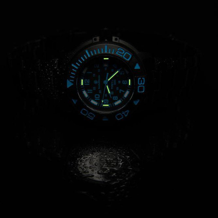  Smith & Wesson Diver Blue with Tritium, Metal and Rubber Strap 