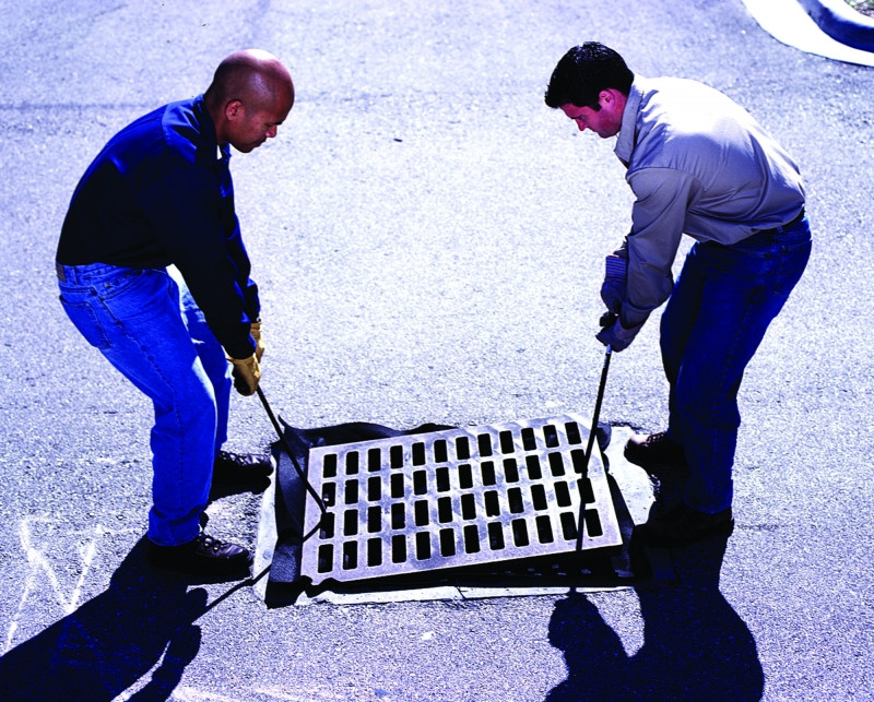 Grate Hook to lift storm drain grates - Drain-Net Technologies