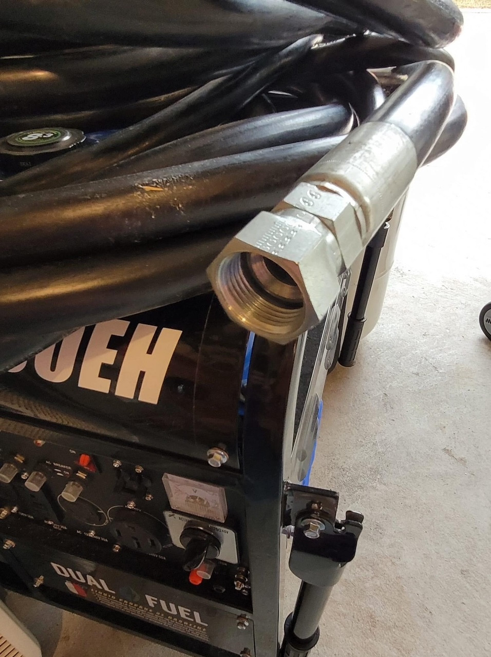 thumbnail image 2 of 3/4 Inch Natural Gas Hose With Quick Disconnect Fittings - Stainless Steel Commercial Grade 2 of 11