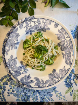 Fezziwig's Pasta- Roasted Garlic & Basil Linguine