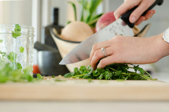 01.28.27 A Cut Above: Essential Knife Skills with Winter Soup & Salad with Ellen