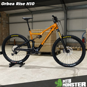 The Orbea Rise H10... finished in stunning gloss orange/black! - MTB Monster