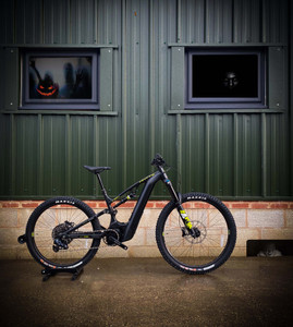 Happy Halloween! featuring the Whyte E 160 RS! - MTB Monster