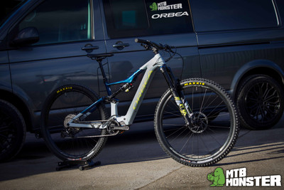 The Orbea Rise H15... with neon highlights! - MTB Monster