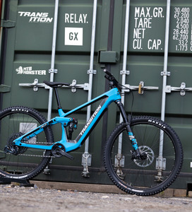 Transition Relay GX.. built up in the showroom! - MTB Monster