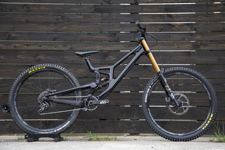 Santa Cruz V10 8 CC XL - XO1 MX Kit 2025 - Gloss Black