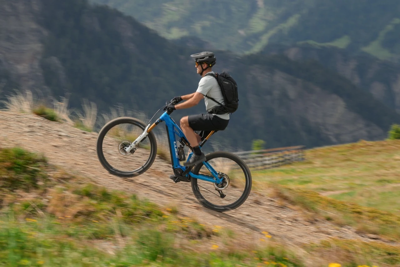Cube Range Review 2027 - latest Avinox & Bosch E-bikes