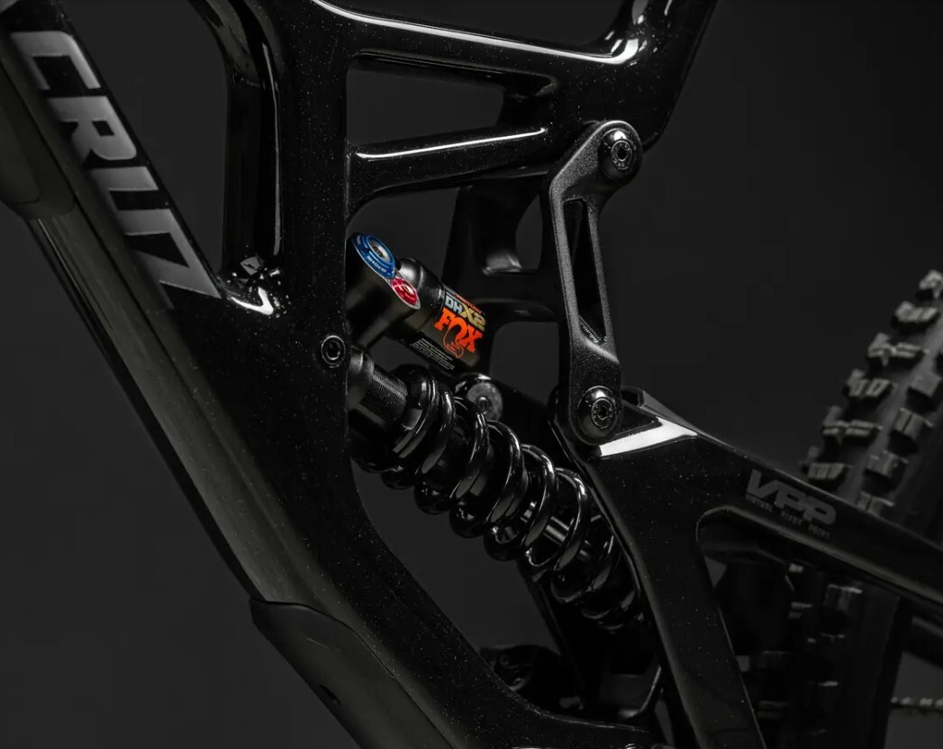 Santz Cruz V10 8 CC - XO1 MX Kit 2025 - Gloss Black