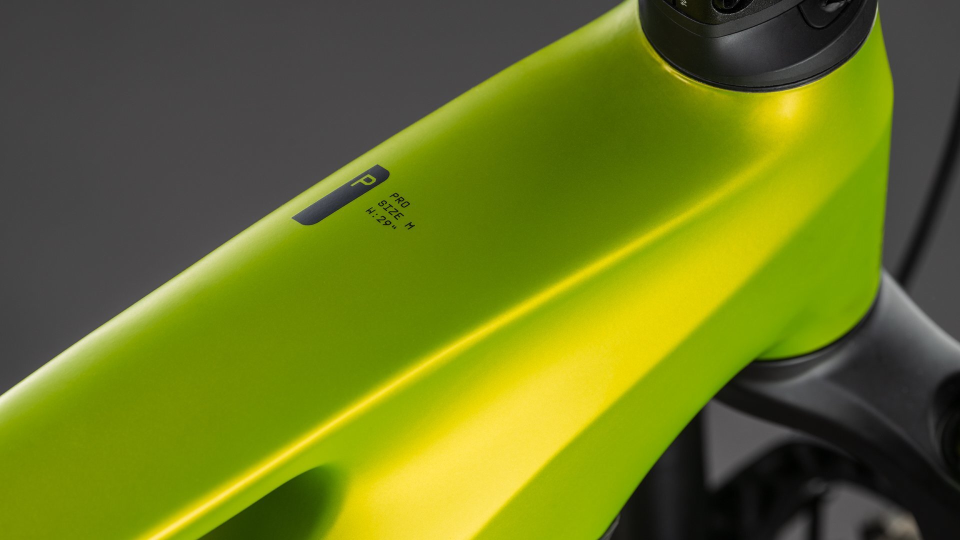 Cube Stereo Hybrid One44 Pro top tube