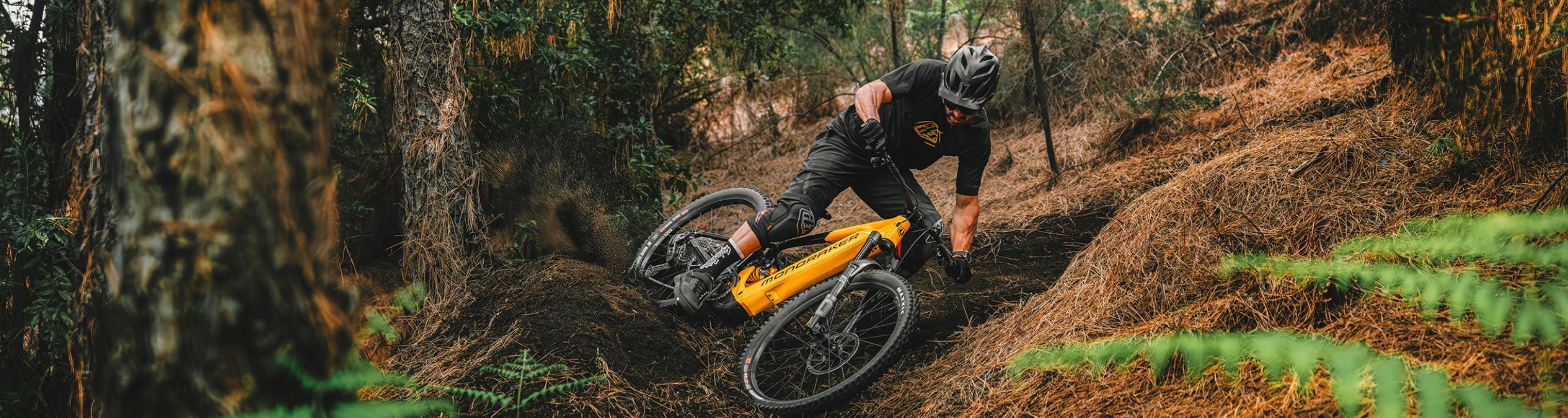 mondraker-level-xr-2026-dense-yellow-superblack-action-.jpg mondraker-level-xr-2026-dense-yellow-superblack-action-.jpg