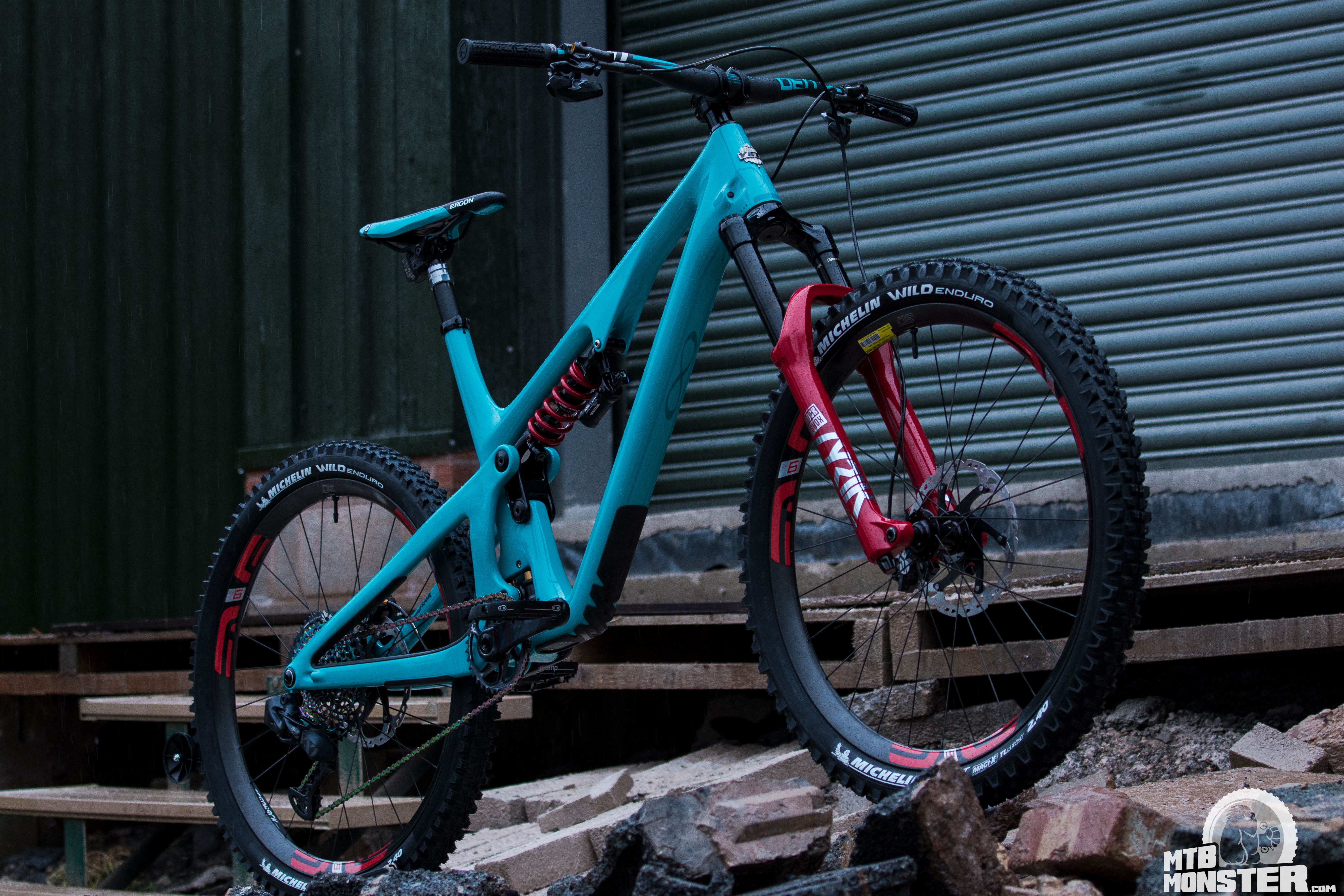 https://cdn11.bigcommerce.com/s-h4smy34w/product_images/uploaded_images/yeti-cycles-sb140-custom-build-featuring-sram-xx1-axs-and-enve-carbon-m630-wheels.014.jpg