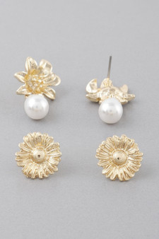 Daisy Pearl Stud Earrings