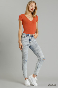 Umgee 5-Pockets Distressed Detail Stretch Denim Skinny Jeans with Unfinished Hem