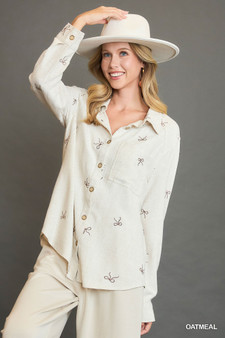 Umgee Linen Blend Fitted Shirt with Ribbon Embroidery Details