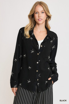 Umgee Linen Blend Fitted Shirt with Ribbon Embroidery Details