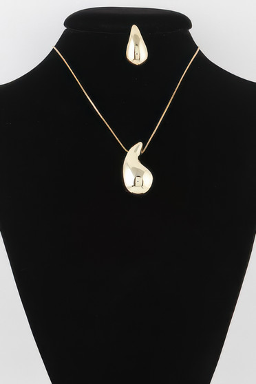 Shiny Teardrop Necklace Set