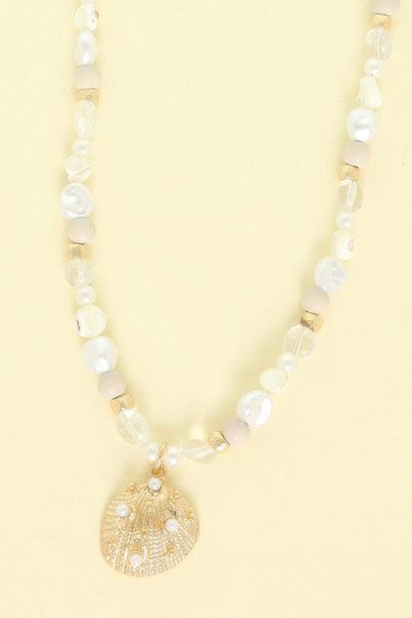 Scallop Shell Pendant Pearl Bead Necklace