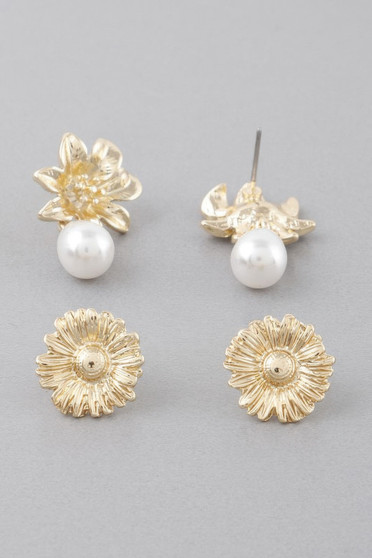 Daisy Pearl Stud Earrings