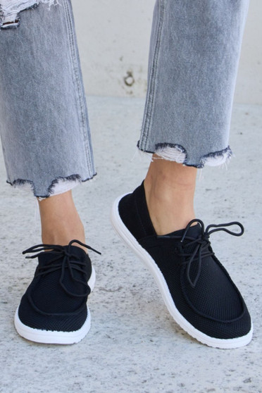 Forever Link Flat Round Toe Lace-Up Sneakers