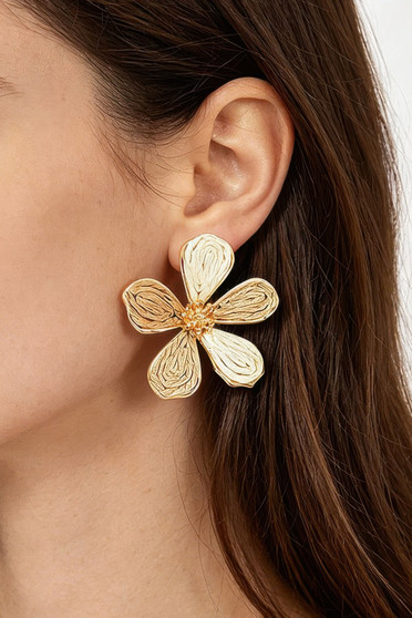 Two-Tone Raffia Flower Stud Earrings 