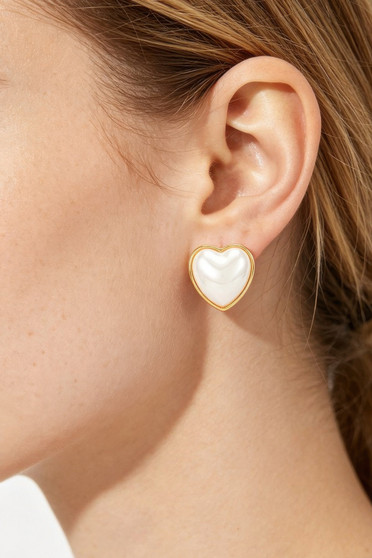 Heart-Shaped Pearl Stud Earrings With Simple Metal Frame 