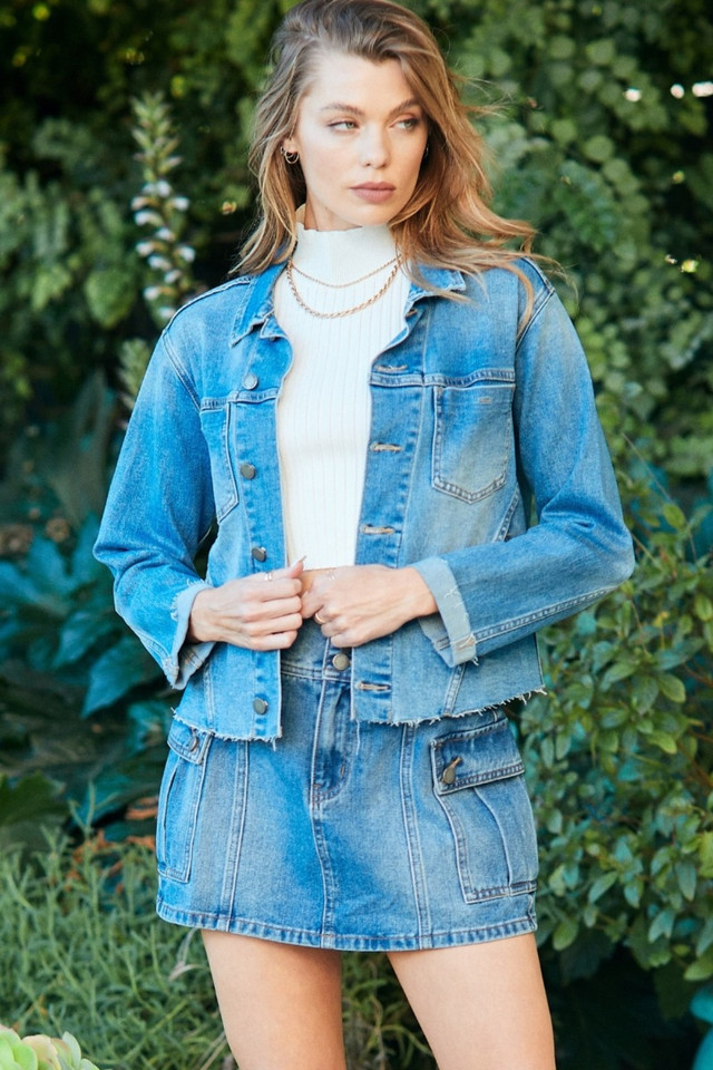 Veveret Raw Hem Button Up Long Sleeve Shirt
