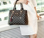 Women's Bag Versatile Fashion Large Capacity Chic Portable Messenger Ladies Bag