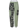 Women Camouflage Print Contrast Style Patch Pocket Denim Straight Leg Pants