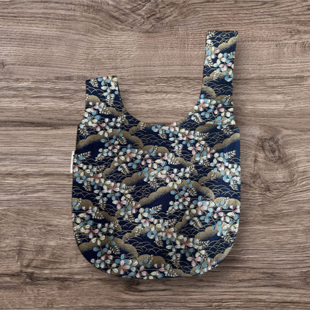 This Japanese Knot Bag is ideal for days out, keeping your small craft projects or going out with friends.