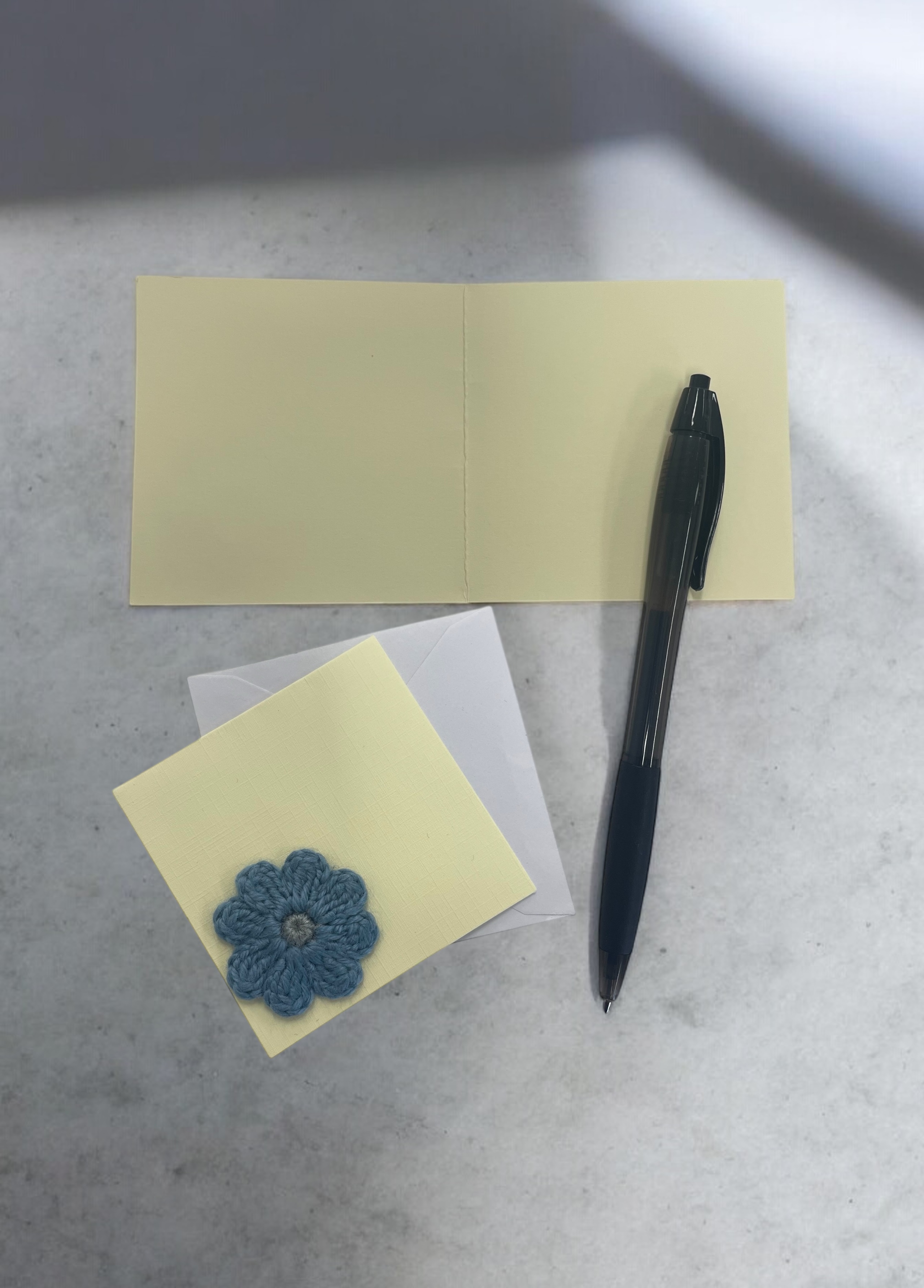 Show your appreciation with a unique, handcrafted Thank You Card! Each card features a beautiful crochet flower, paired with elegant watercolour artwork to create a thoughtful and personal way to say thanks.