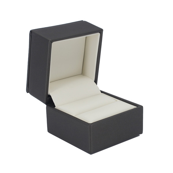 Rich Leatherette Single Ring Box