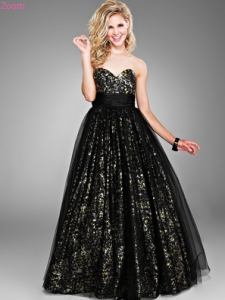 Recreate the Glamor for Your Phantom of the Opera-Themed Prom Night