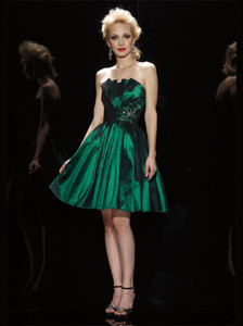 Choosing The Perfect Dress For Holiday Parties